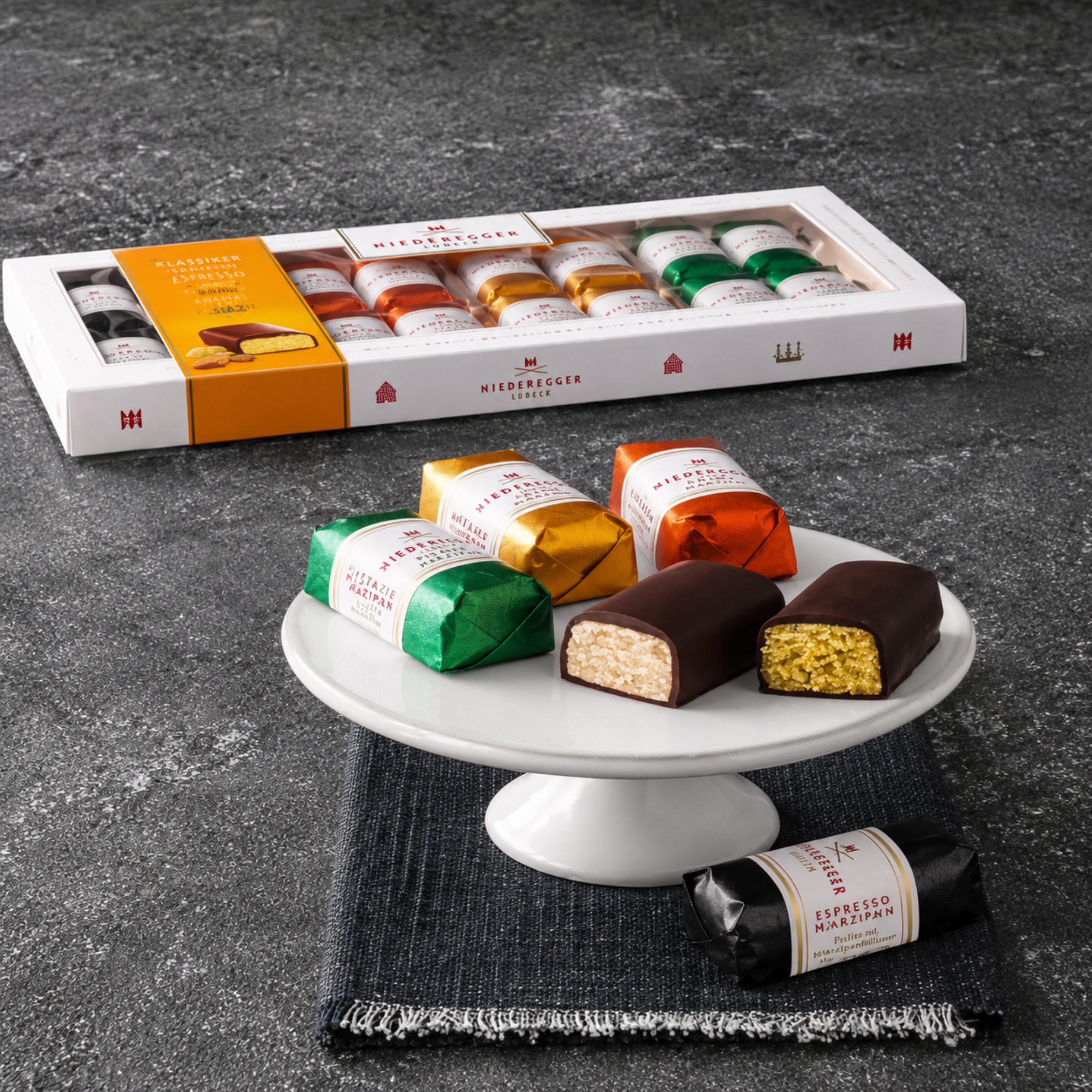 Marzipan pralines with dark chocolate assorted 100g