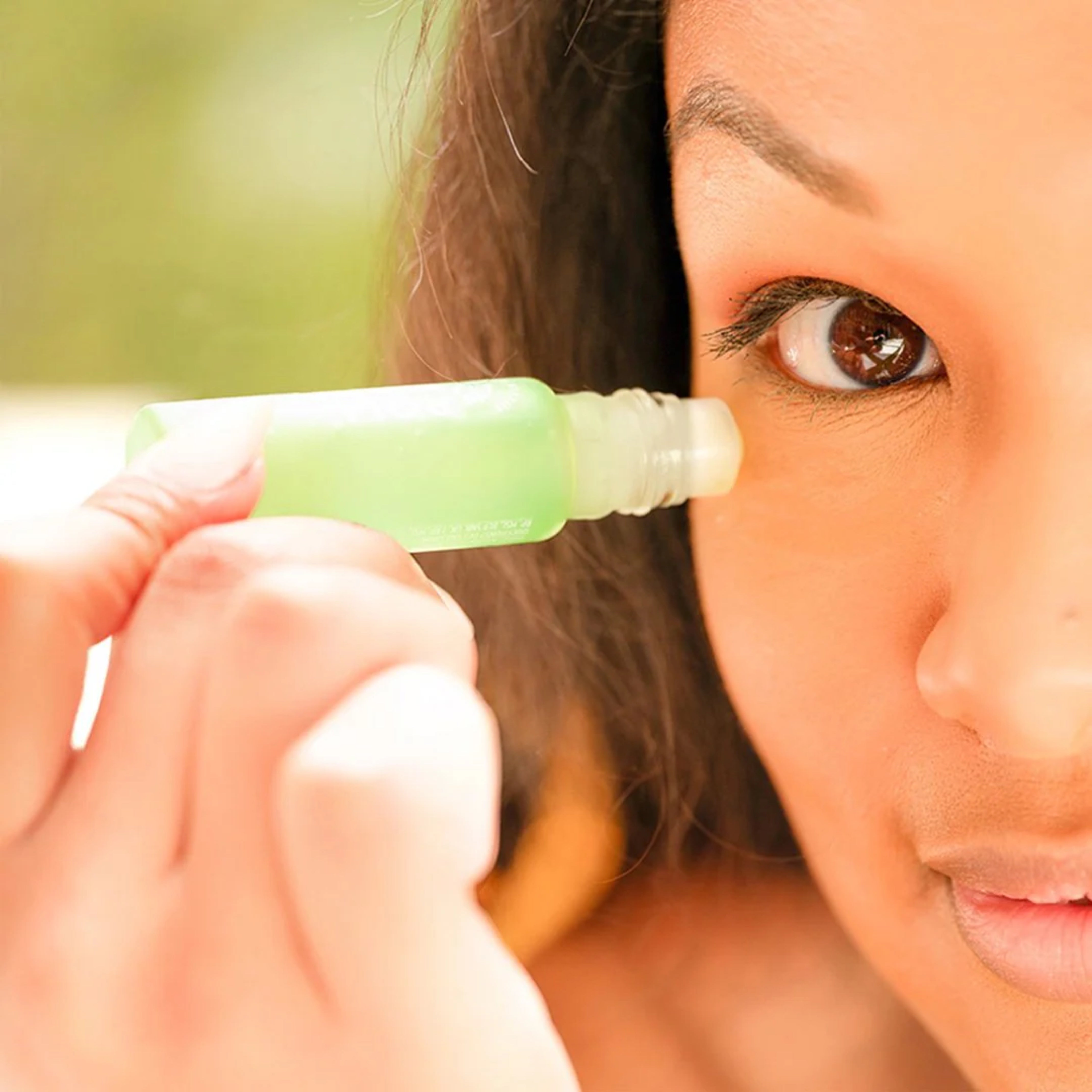 Modèle Roll - Sérum contour des yeux éclaircissant