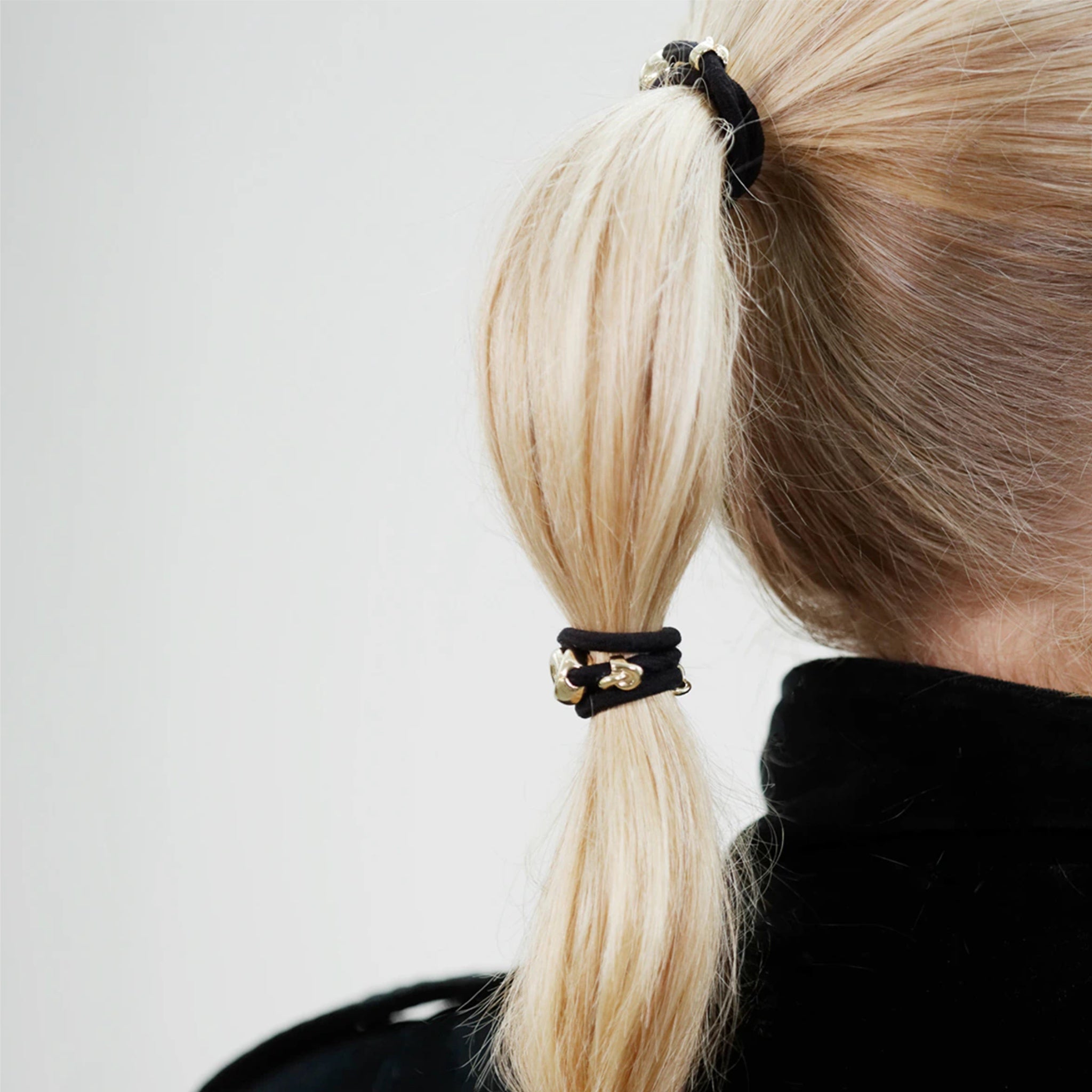 Hair ties with metal details Black