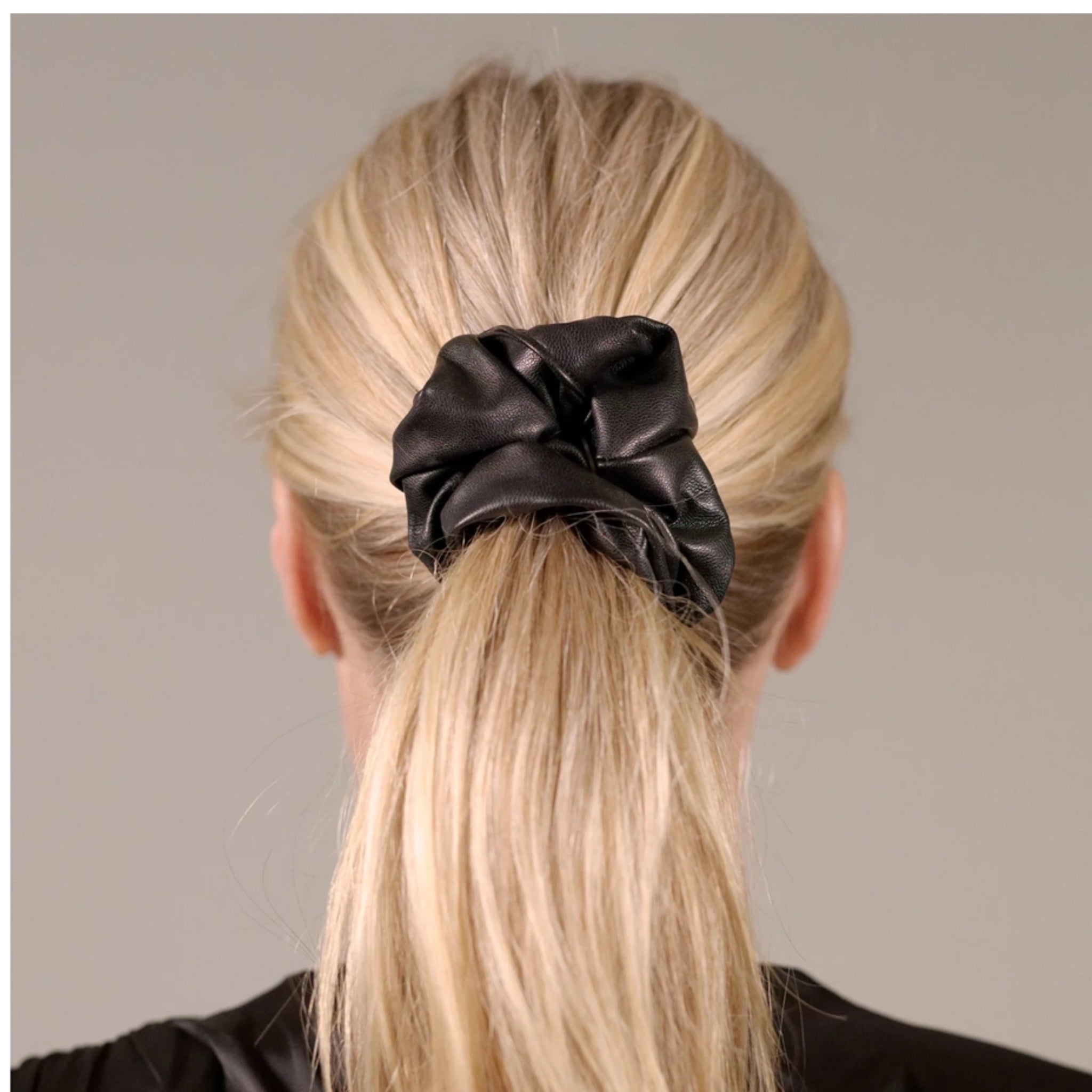 Chouchou en cuir vegan noir